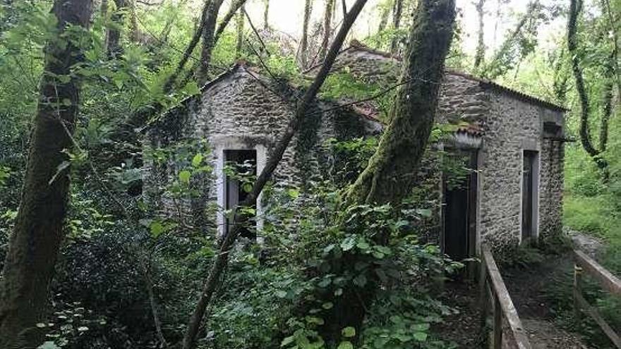 El BNG denuncia el abandono de los molinos del río do Medio, en Miño