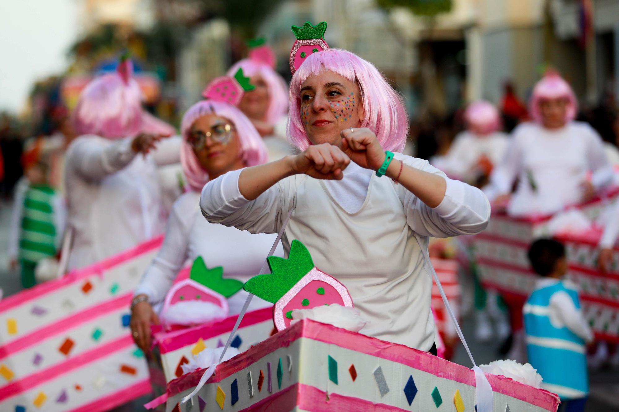 Todas las imágenes de la rúa de carnaval 2023 en Santa Eulària