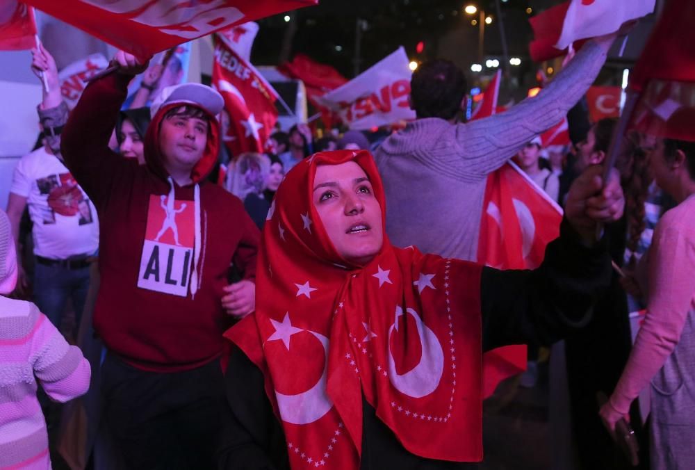 Erdogan gana el referéndun constitucional en Turquía