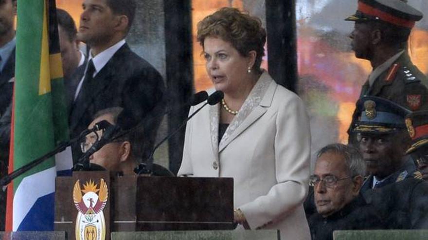 Castro y Rousseff agradecen la &quot;inspiración&quot; de Mandela para Latinoamérica