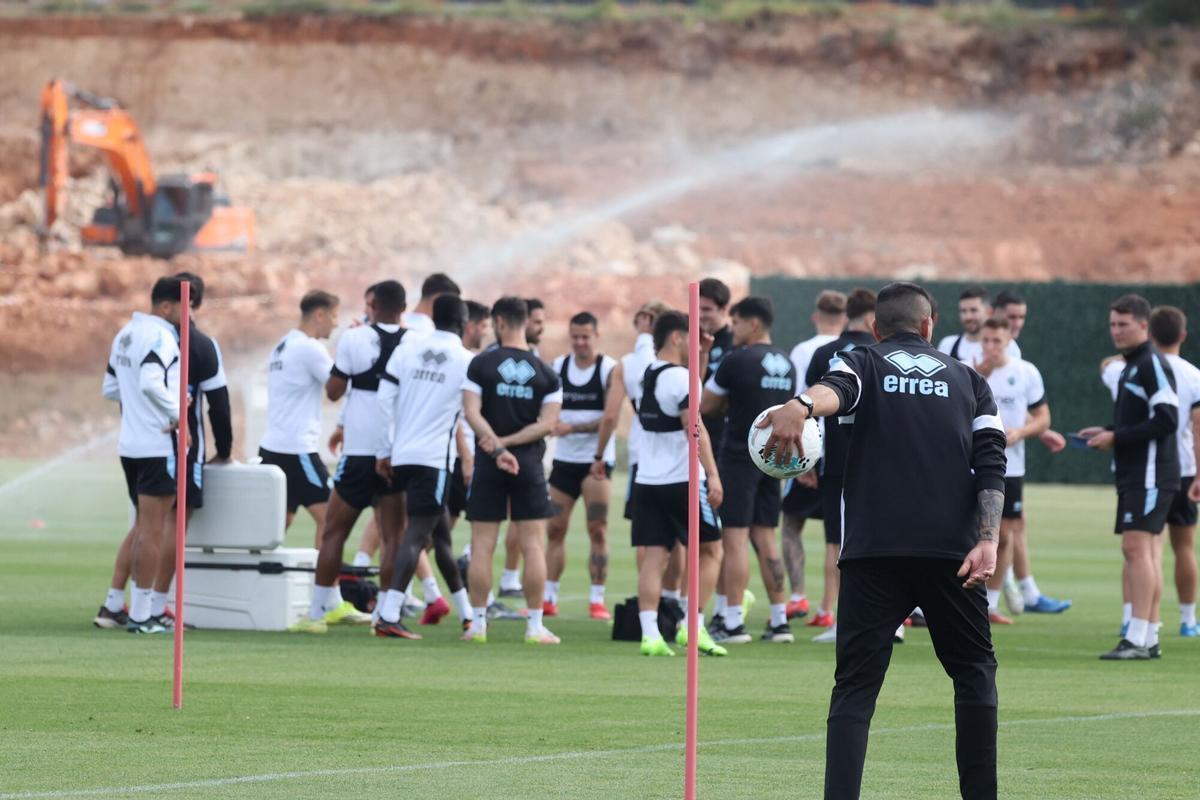 Galería | El CD Castellón entrena en la Ciudad Deportiva Globeenergy antes de la visita a la AD Ceuta