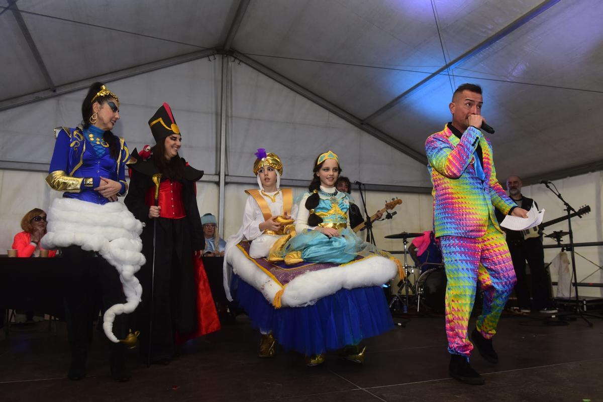 Concurso infantil de disfraces en el Campo da Leña