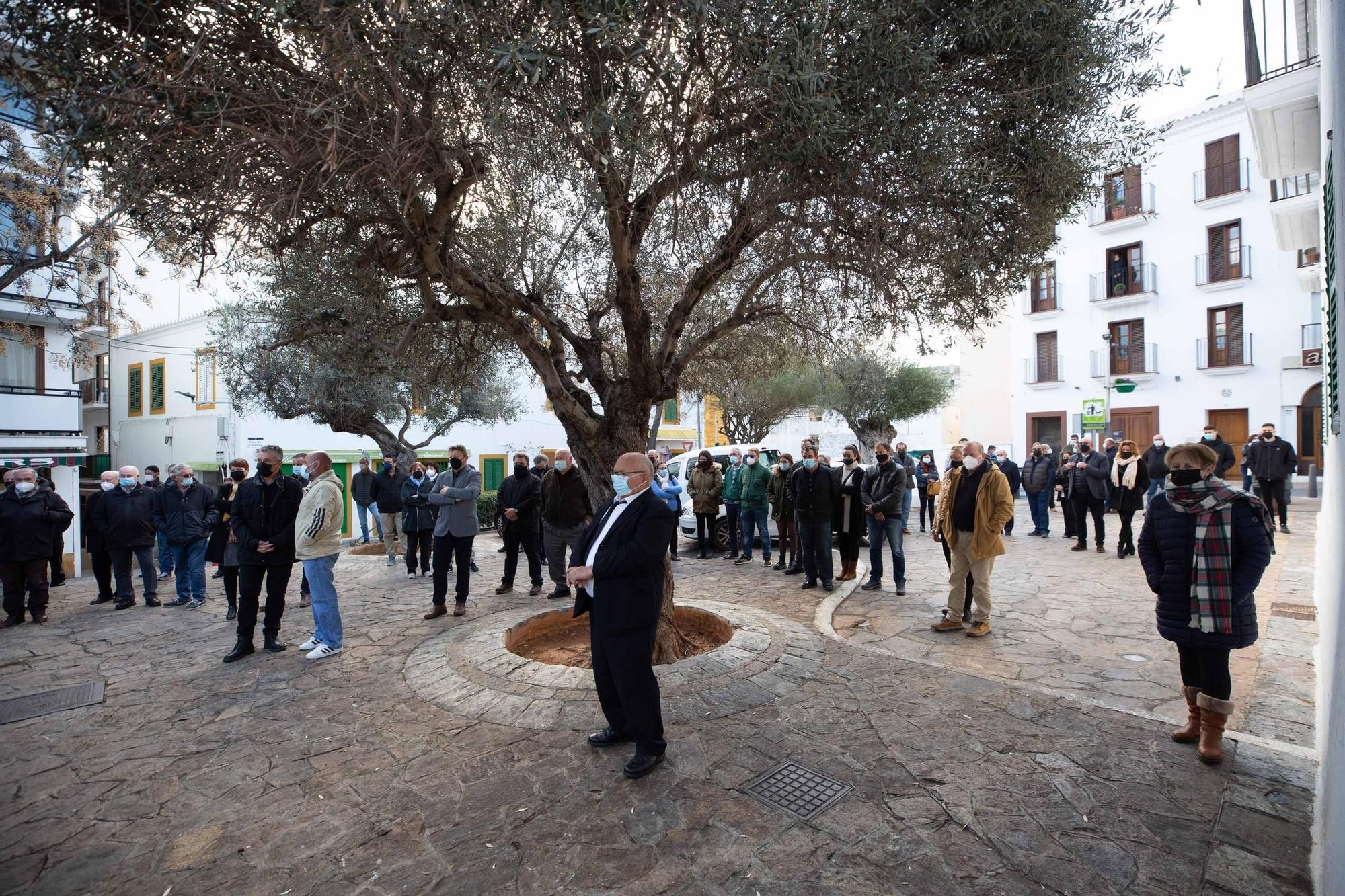 "Tristeza y rabia" en el funeral del pescador que murió en el naufragio de Ibiza