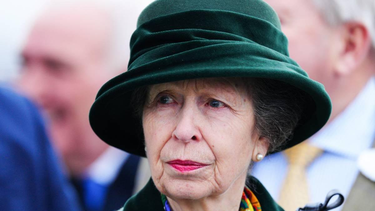 La familia real británica habla por primera vez sobre el estado de salud de la princesa Ana de Inglaterra, hospitalizada por un accidente a caballo