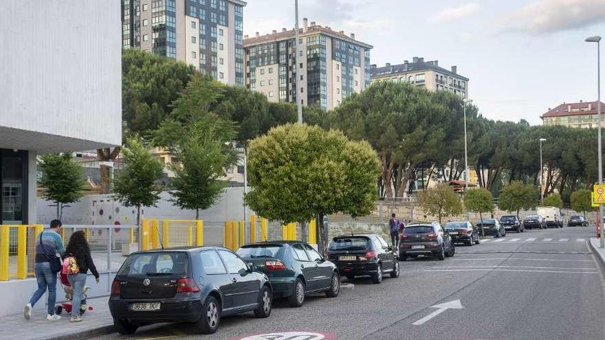 Una de las calles, en la zona de Barrocas, que cuenta con señales de &quot;zona 30&quot;. // Carlos Peteiro