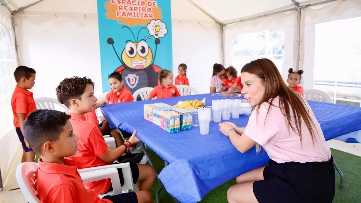 Vuelve la ludoteca para los hijos de los comerciantes del mercadillo de El Arenal