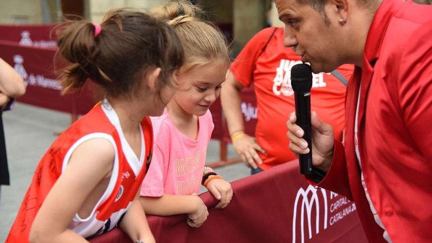 Prop d&#039;un miler d&#039;aficionats celebren l&#039;ascens de l&#039;ICL Manresa a la plaça Major