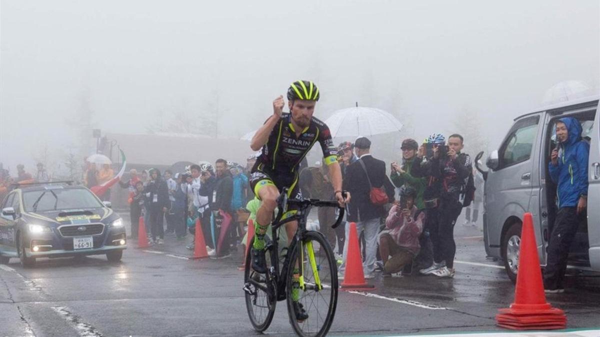 Oscar Pujol, líder de la Vuelta a Japón