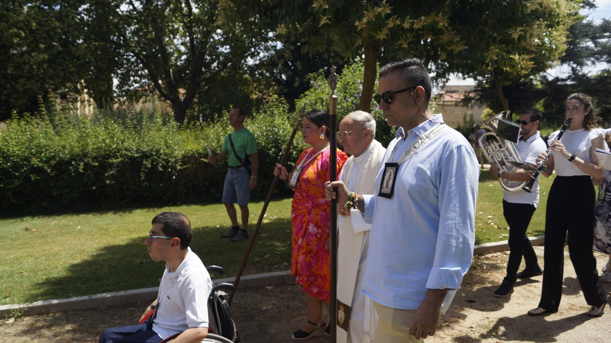 Procesión de los niños organizada por la Cofradía del Carmen de San Isidoro