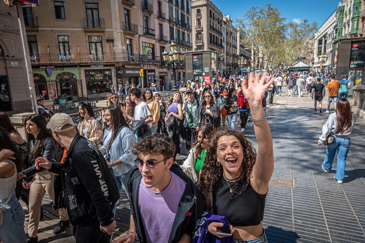 Los turistas inundan Barcelona en Semana Santa