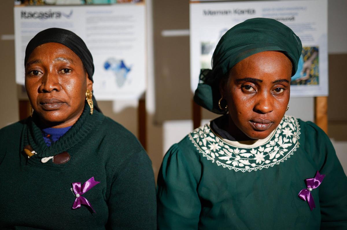 Fatojmata Koné y Djeliya N'Djim, de Mali, son activistas que luchan contra la Mutilación Genital Femenina (MGF)