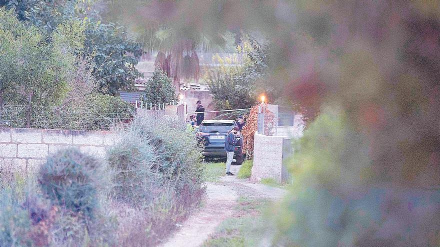 Policías de Manacor pegan cuatro tiros a un hombre que les atacó con un cuchillo