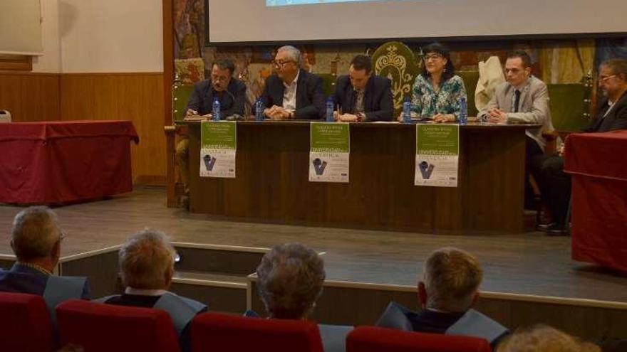 La Universidad de la Experiencia clausura el curso con entrega de diplomas a los graduados