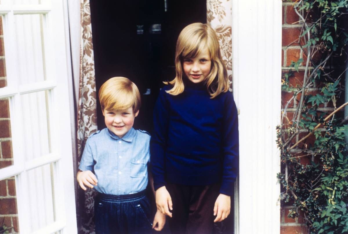 Diana de Gales y su hermano Charles Spencer, de pequeños en una foto familiar