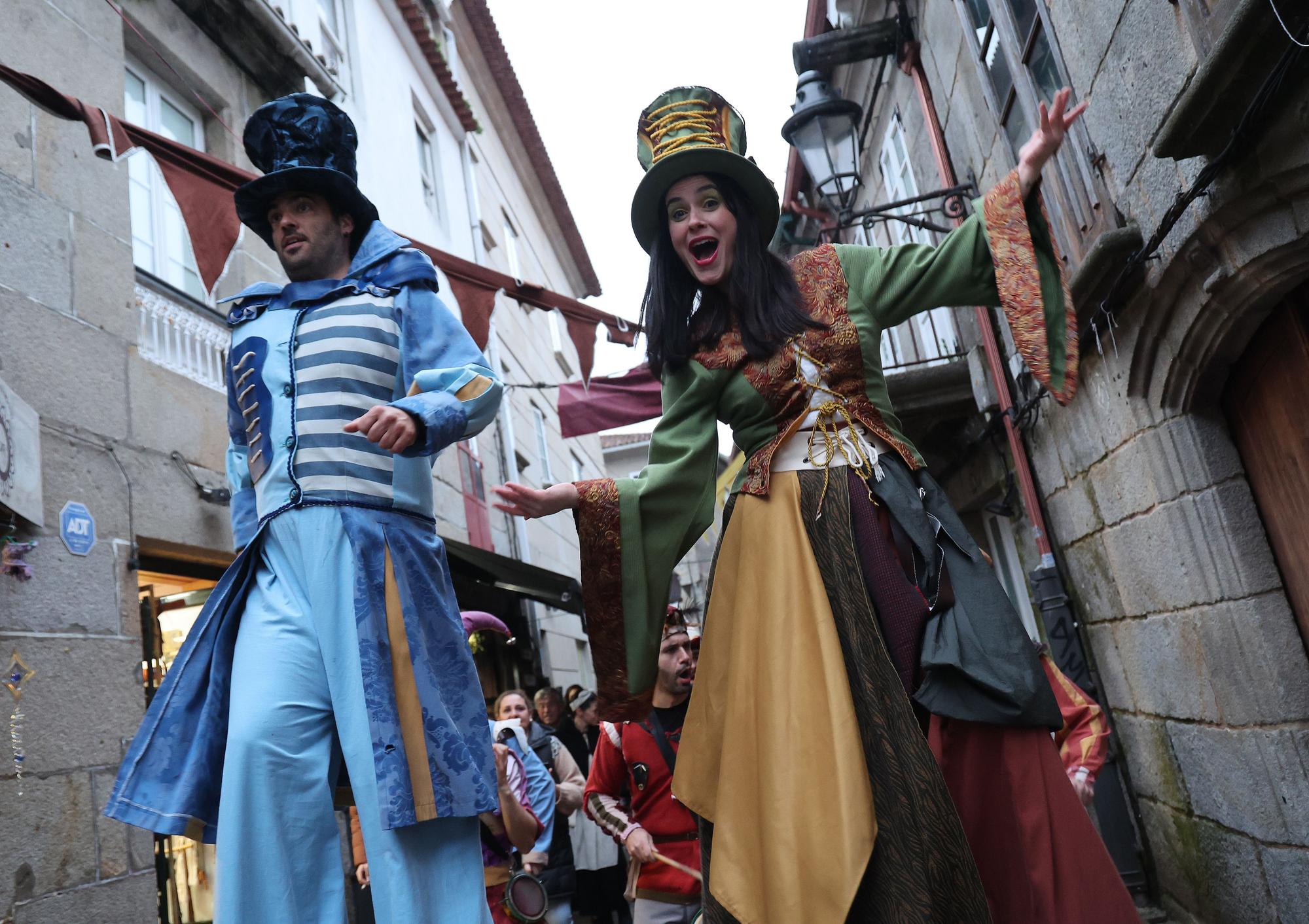 La representación teatral triunfó pese a la lluvia para luego trasladar el ambientazo de fiesta a las calles del casco histórico
