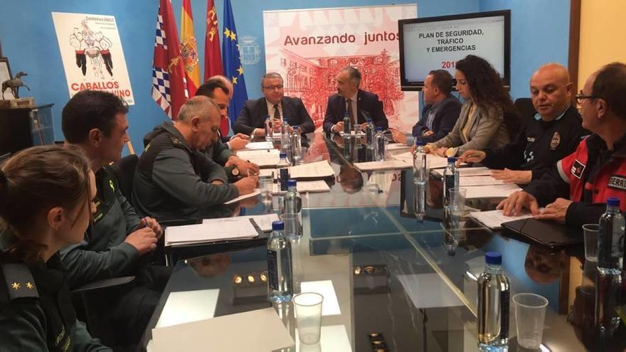 La Junta Local de Seguridad de Caravaca se reunió ayer presidida por Bernabé y Moreno.