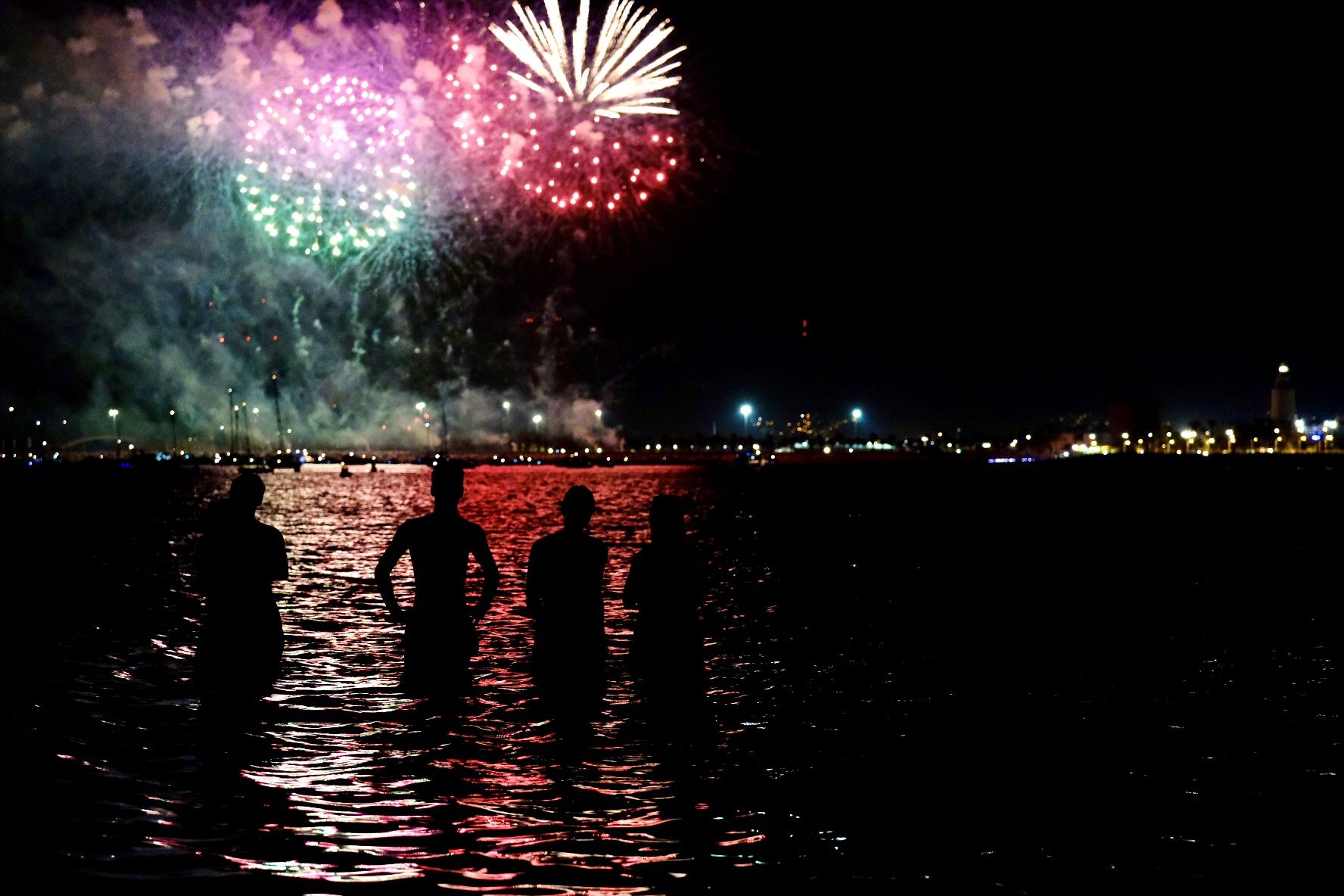 Los fuegos artificiales dan la bienvenida a la Feria de Málaga 2022