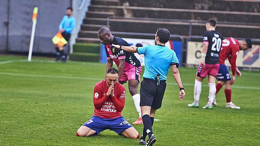 A l’Olot només li val de tres en tres