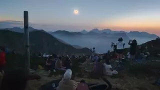 El eclipse total desde Asturias: las mejores fotos de Gijón, Oviedo, Avilés, Centro, Oriente y Occidente