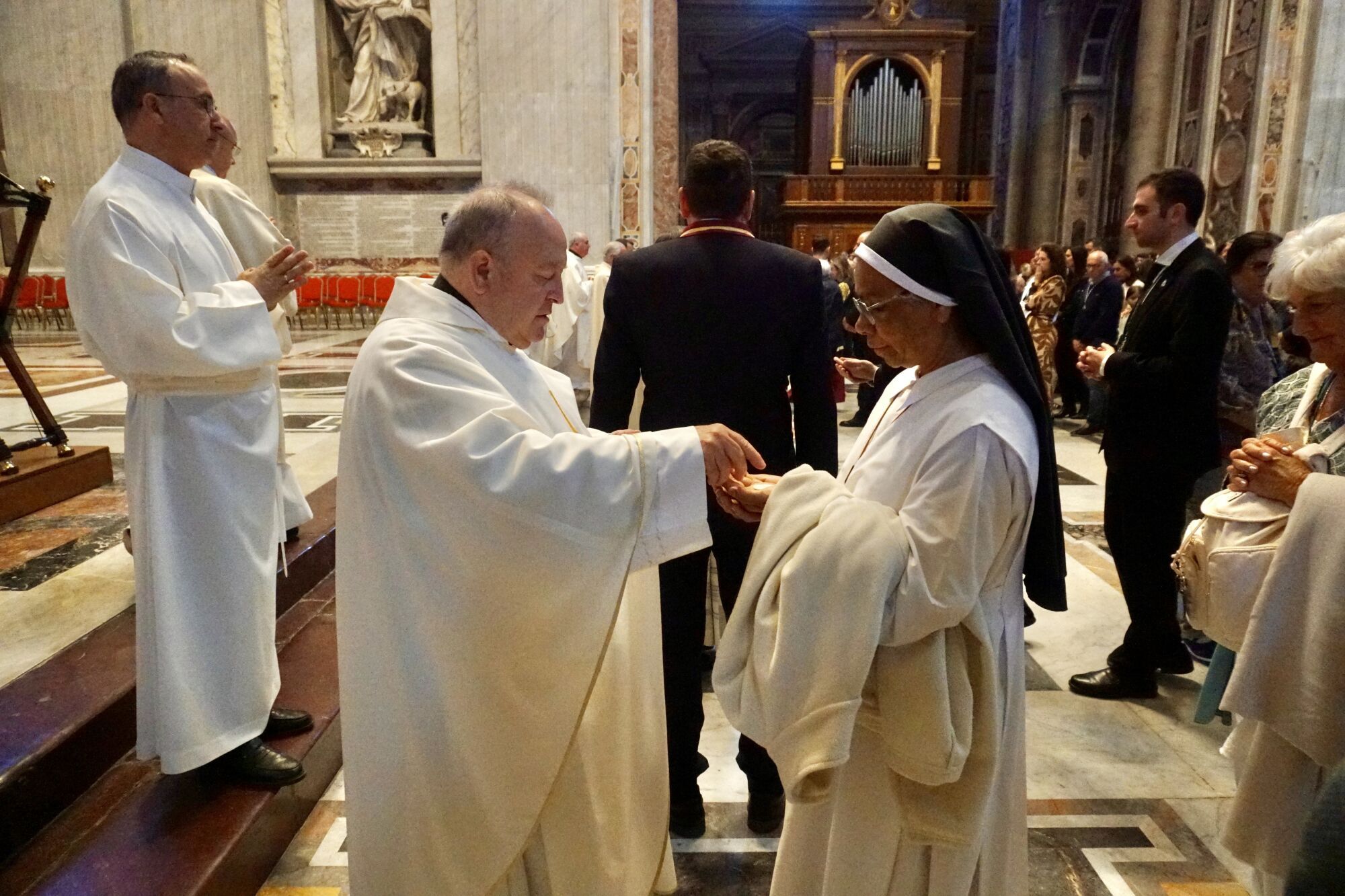Fotos de la misa de las diócesis de la Esperanza y el Cachorro que abre el Jubileo de las Cofradías en Roma 