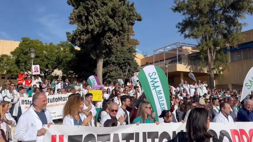 Protesta en Málaga de los médicos en contra el proyecto del Estatuto Marco