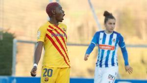 Oshoala celebrando un gol con el Barça