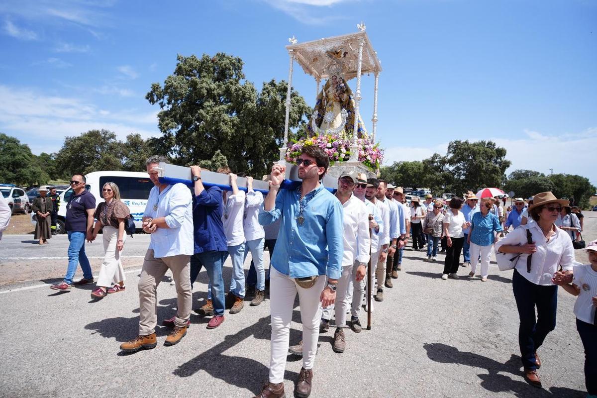 Villanueva de Córdoba recibe a la Virgen de Luna