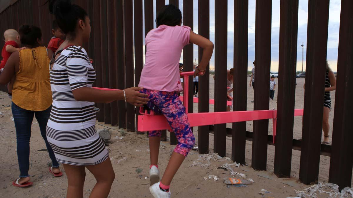 Balancines para la integración en el muro de México.