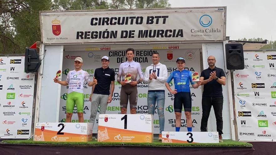 El ontinyentí Jordi Gandía gana la carrera MTB de Murcia