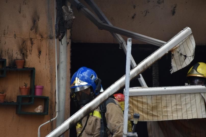 Crema un pis del carrer Vic d'Igualada
