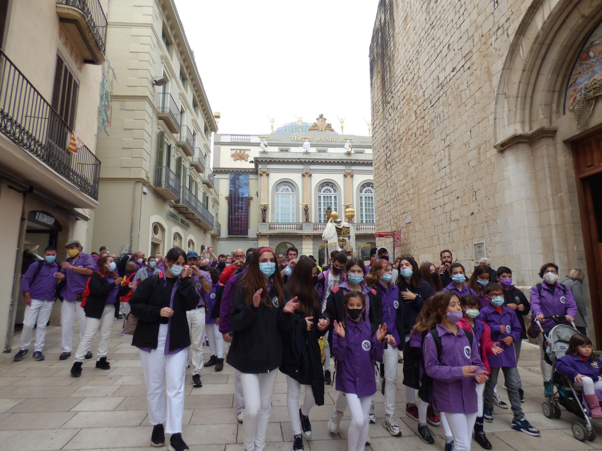 Onze colles castelleres es reuneixen a Figueres en la trobada de tardor de Colles del Nord