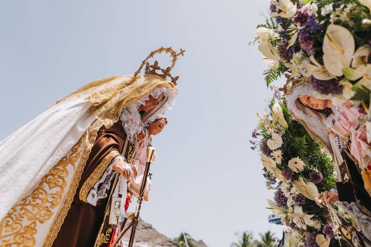 Encuentro marítimo entre las vírgenes del Carmen de Mogán y Arguineguín