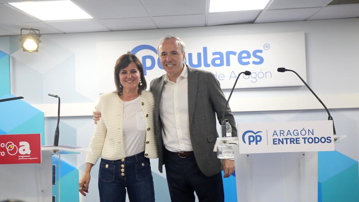 Allué y Azcón, cuando firmaron el acuerdo para ir juntos a las elecciones municipales y autonómicas.