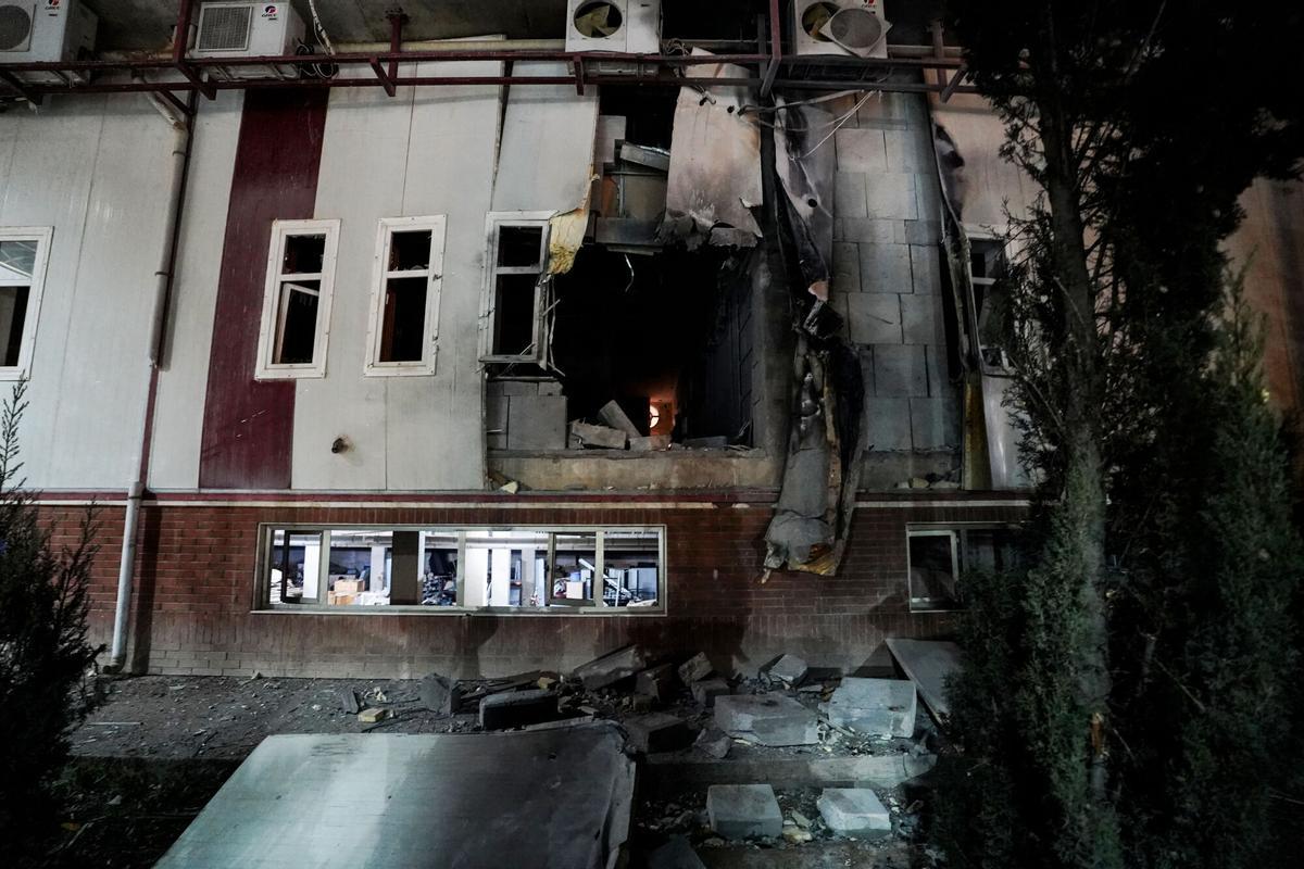 Edificio dañado por el impacto de un dron en el pueblo de mayoría cristiana de Ankawa, en Erbil, el pasado 4 de marzo.