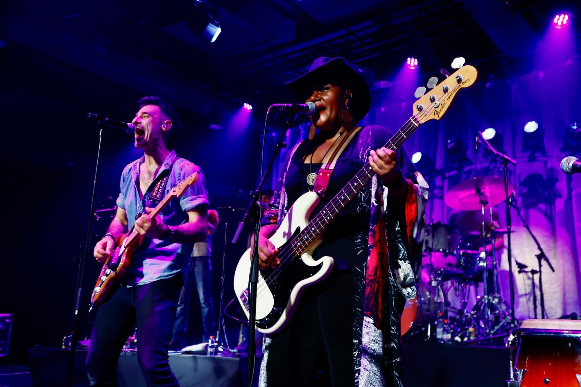 El auditorio del Roig Arena abre sus puertas con el universo de The Cat Empire