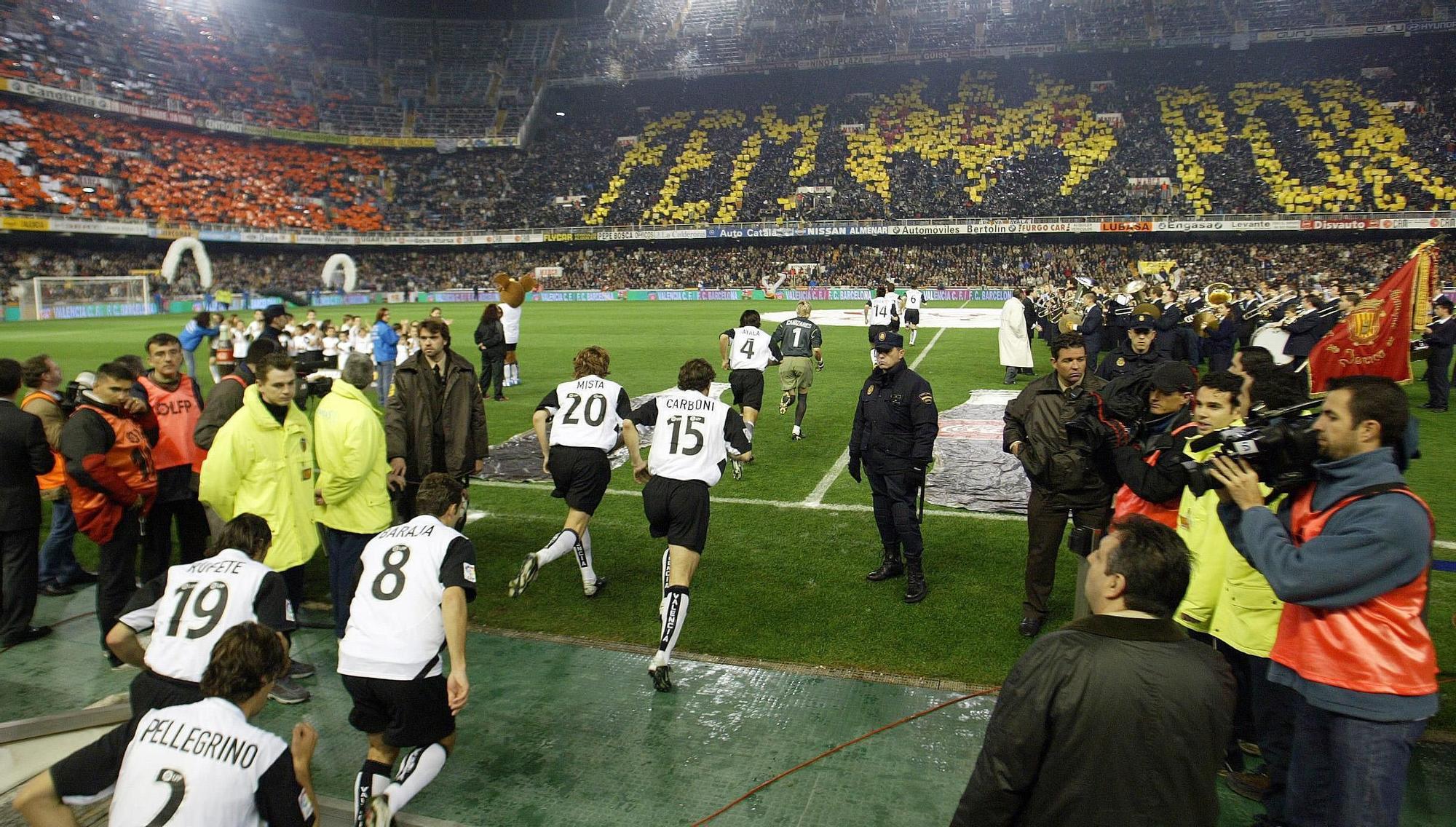 Históricos momentos mágicos de la grada de  Mestalla que pronto volverán