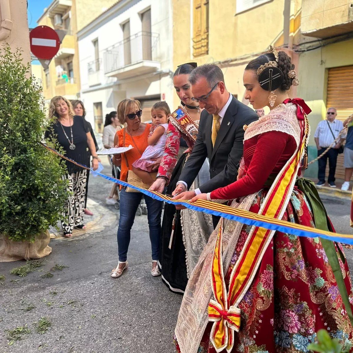 Riba-roja de Túria celebra el 9 d'Octubre entre 'Gegants i cabuts'