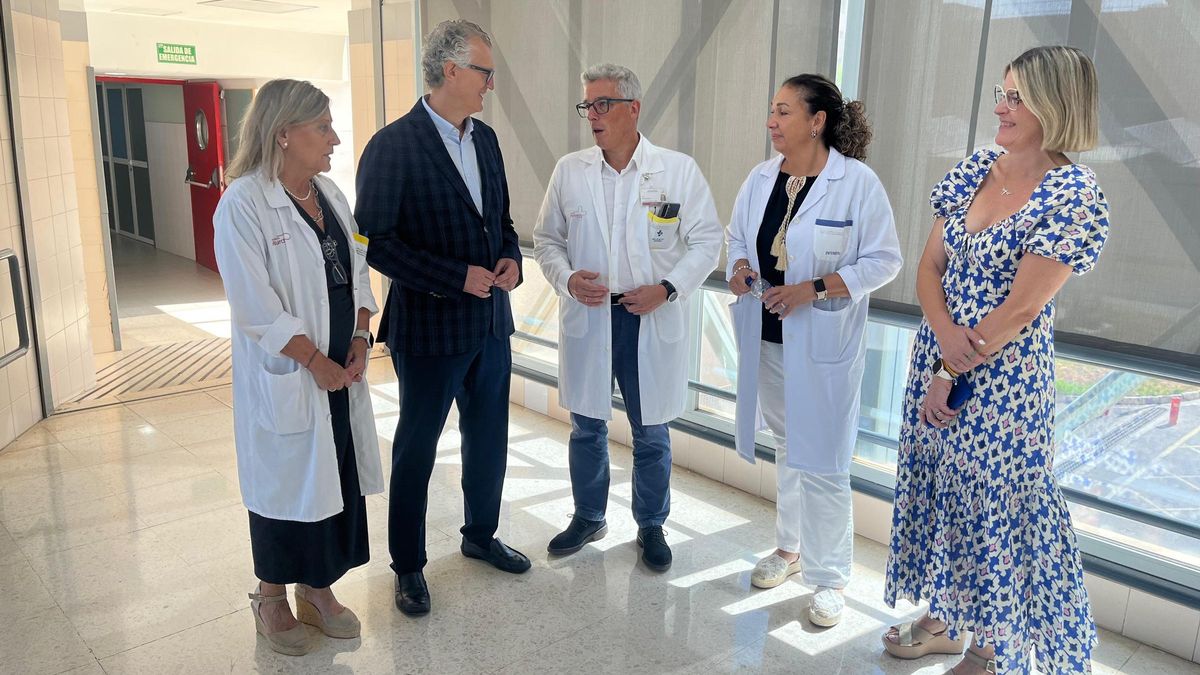 El consejero de Salud, Juan José Pedreño, visitó esta semana el hospital del Rosell, el sexto más grande del SMS en capacidad.