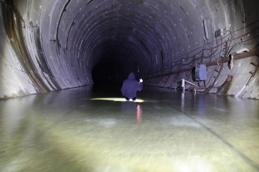 Imágenes del "tunelón" del metrotrén inundado.