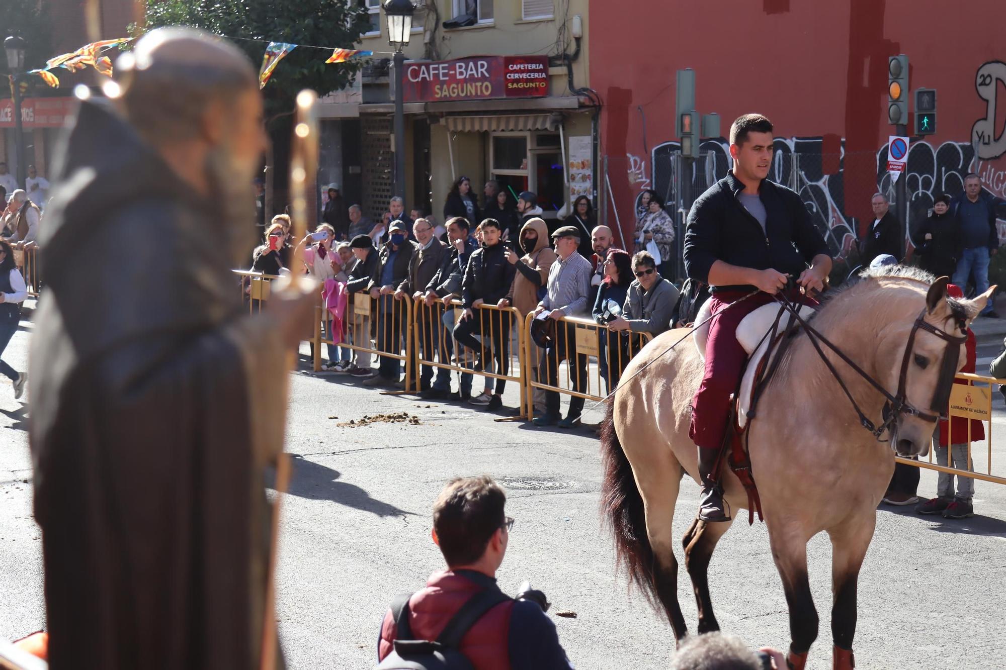 La otra cara del desfile de Sant Antoni de València