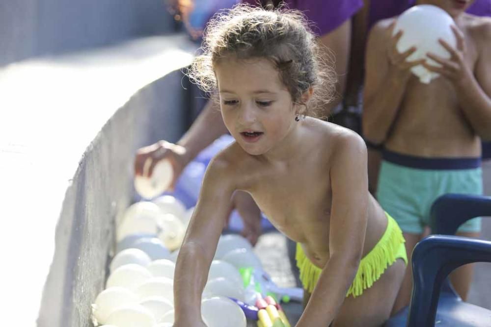 El cuarto día de las fiestas del barrio tuvo el agua como protagonista