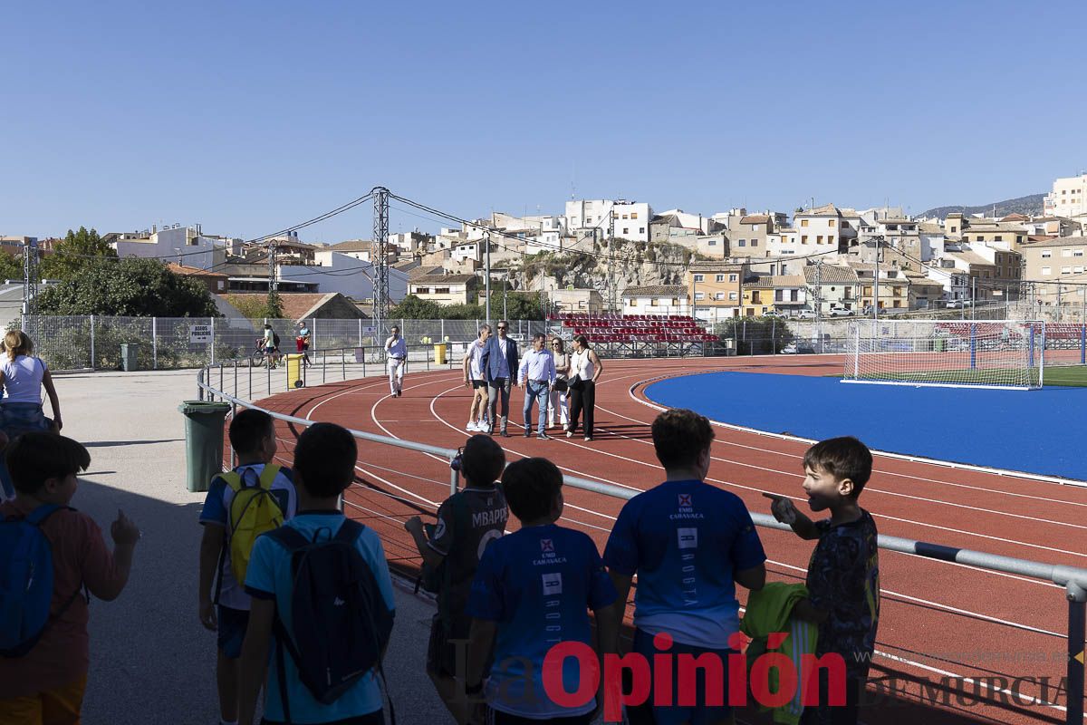 Abel Antón visitaba la Escuela Municipal de Atletismo de Caravaca