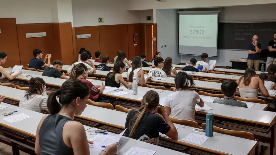 Patinazo en Selectividad 2025: Historia y Valenciano se le atragantan a los estudiantes