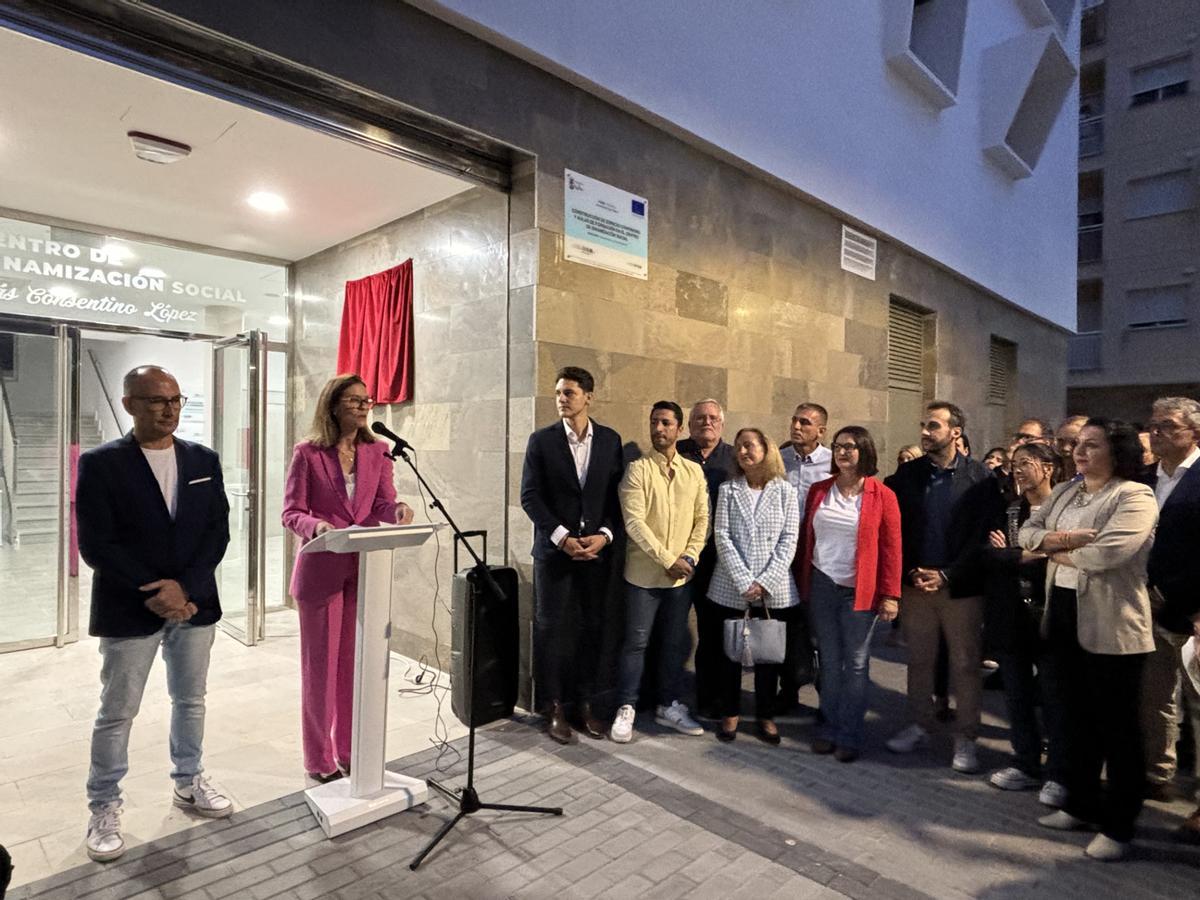 La alcaldesa de Águilas, Mari Carmen Moreno, durante su discurso en la inauguración.