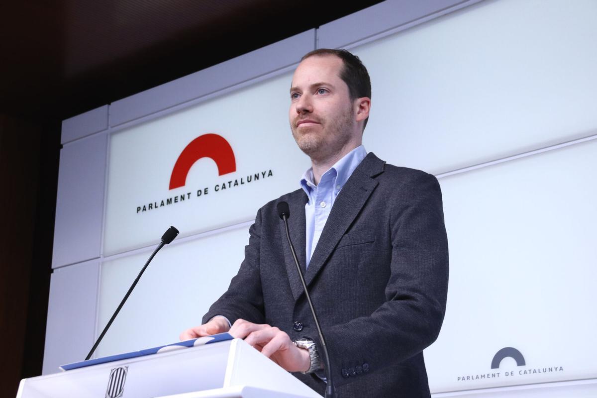 El portaveu del PPC, Juan Fernández, en roda de premsa aquest dimarts