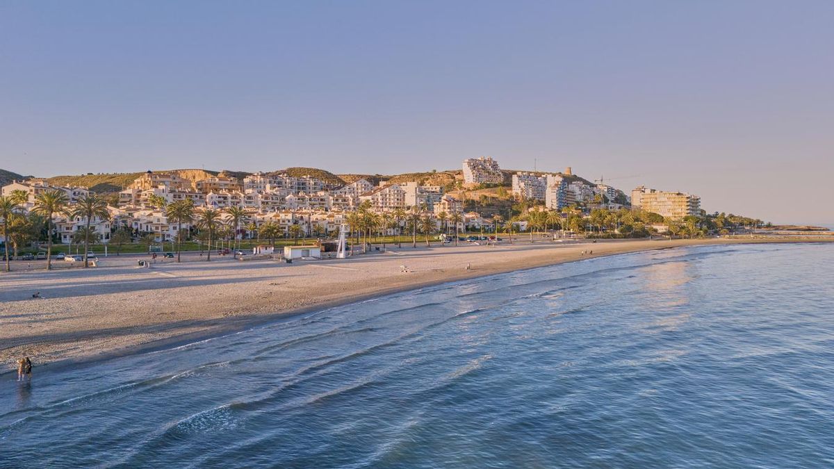 El secreto mejor guardado de la Costa Blanca: verás flamencos, salinas y atardeceres de postal sin masificaciones