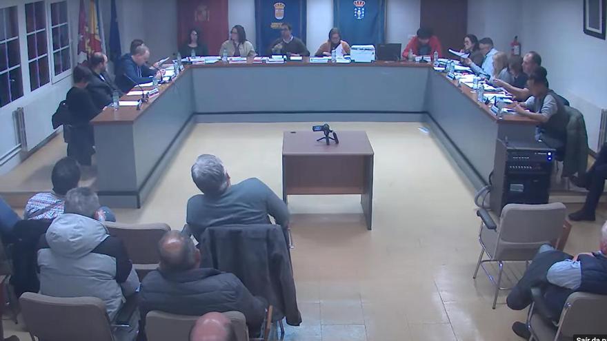 El PSOE de Santa Comba saca adelante unos presupuestos a la baja por 9,9 millones con la oposición del Partido Popular