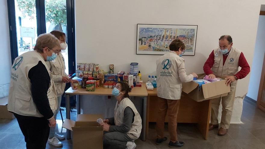 Enfermeros cordobeses continúan recogiendo alimentos y material sanitario para Ucrania