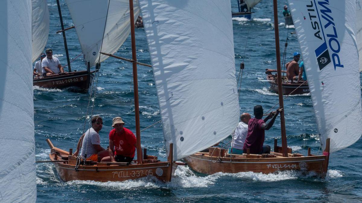 Dornas en una regata reciente en la ría de Arousa.