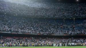 Seguidores alemanes en las gradas del Camp Nou.